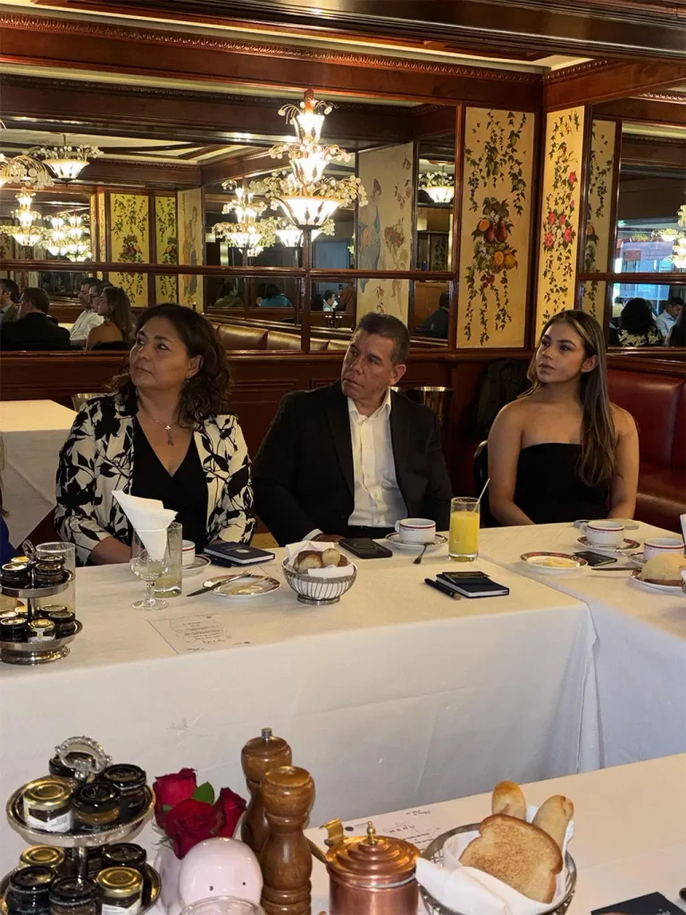 Business leaders participating in a Westfield Business School executive encounter on organizational culture, leadership, and strategic decision-making in Mexico.