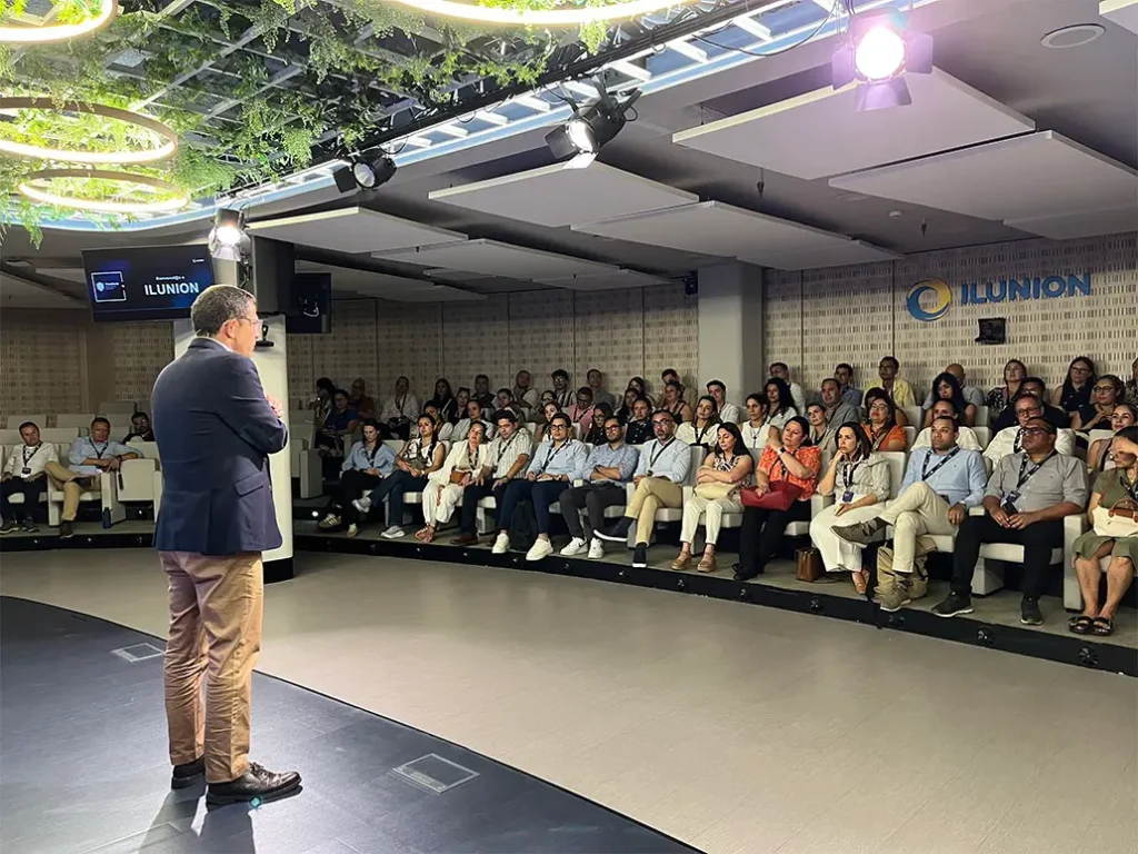 Executives participating in Westfield Business School's Global Immersion Week, strengthening transformational leadership, executive education, and international collaboration.